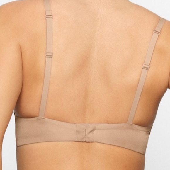 NWT Skims Wireless Form Push Up Plunge Bra Clay Tan Women Size 36DD - Picture 2 of 13
